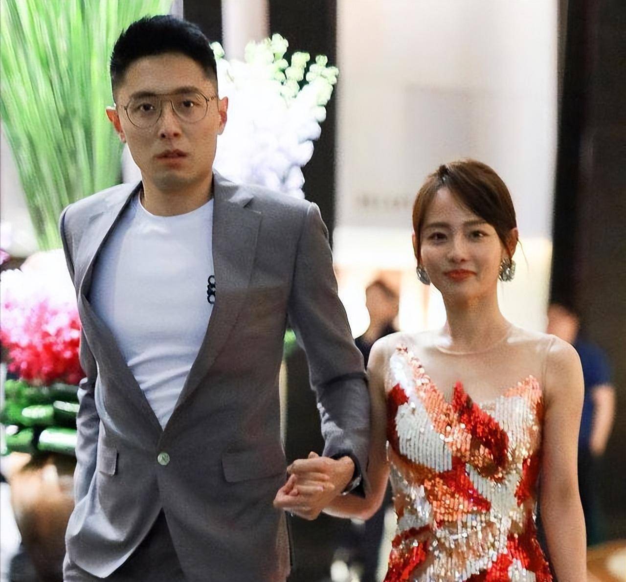 但是这都是买超家里的钱,财政大权都在父母名下,而他本人只是一个没有