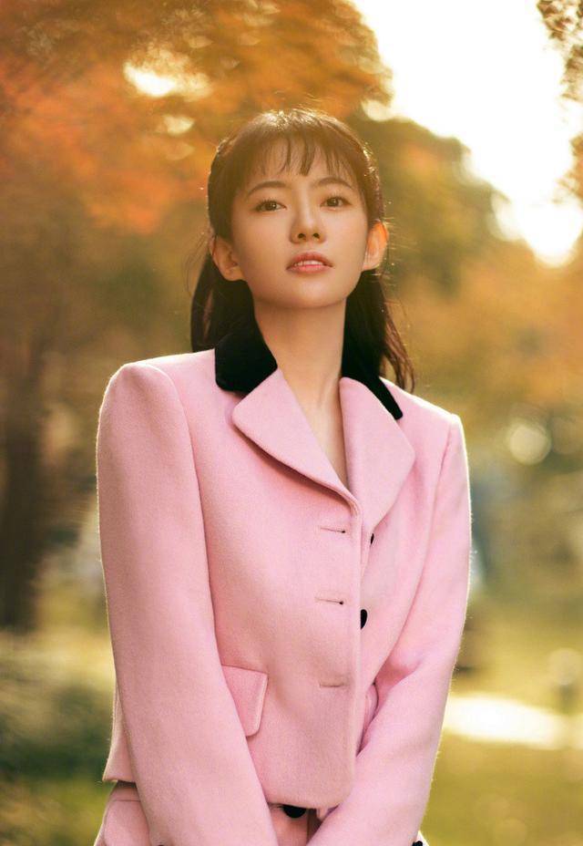 刘萌萌blackpink西装套装,配文让人多想_粉色_黑色_公主