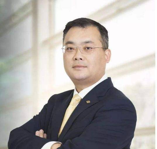 儿子自己去创业,老爸却花2亿收购他的公司,原来钱是属于股东的_曹晖