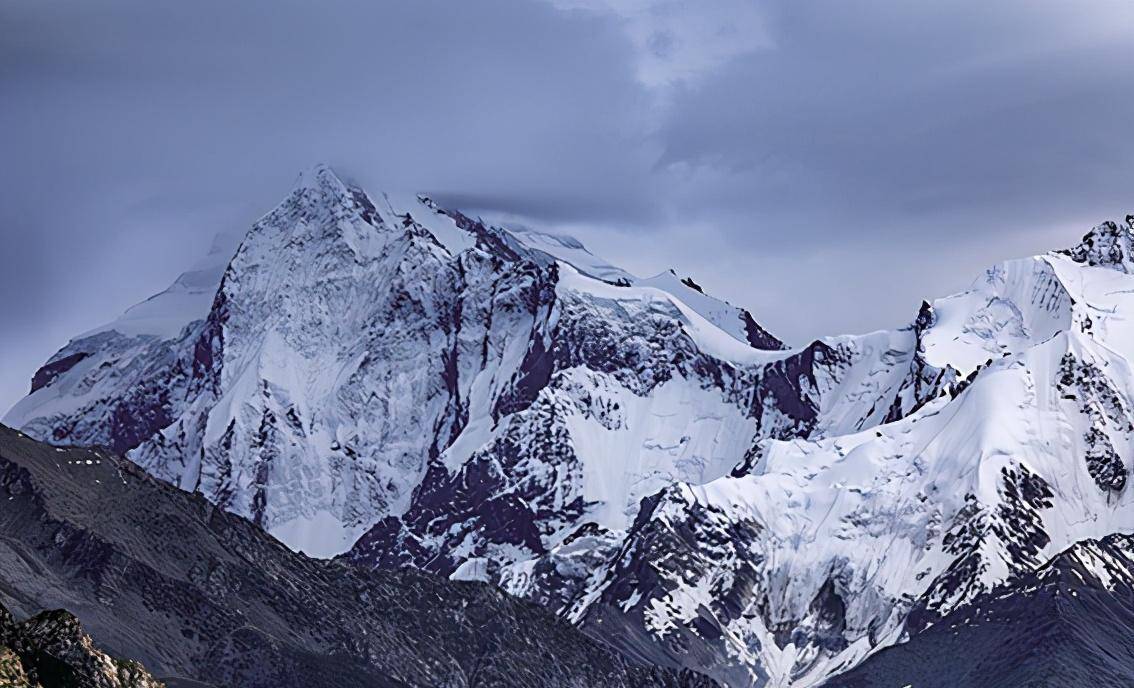 在新疆昭苏夏塔古道的峡谷深处遇见最美雪山汗腾格里峰_景区_小时