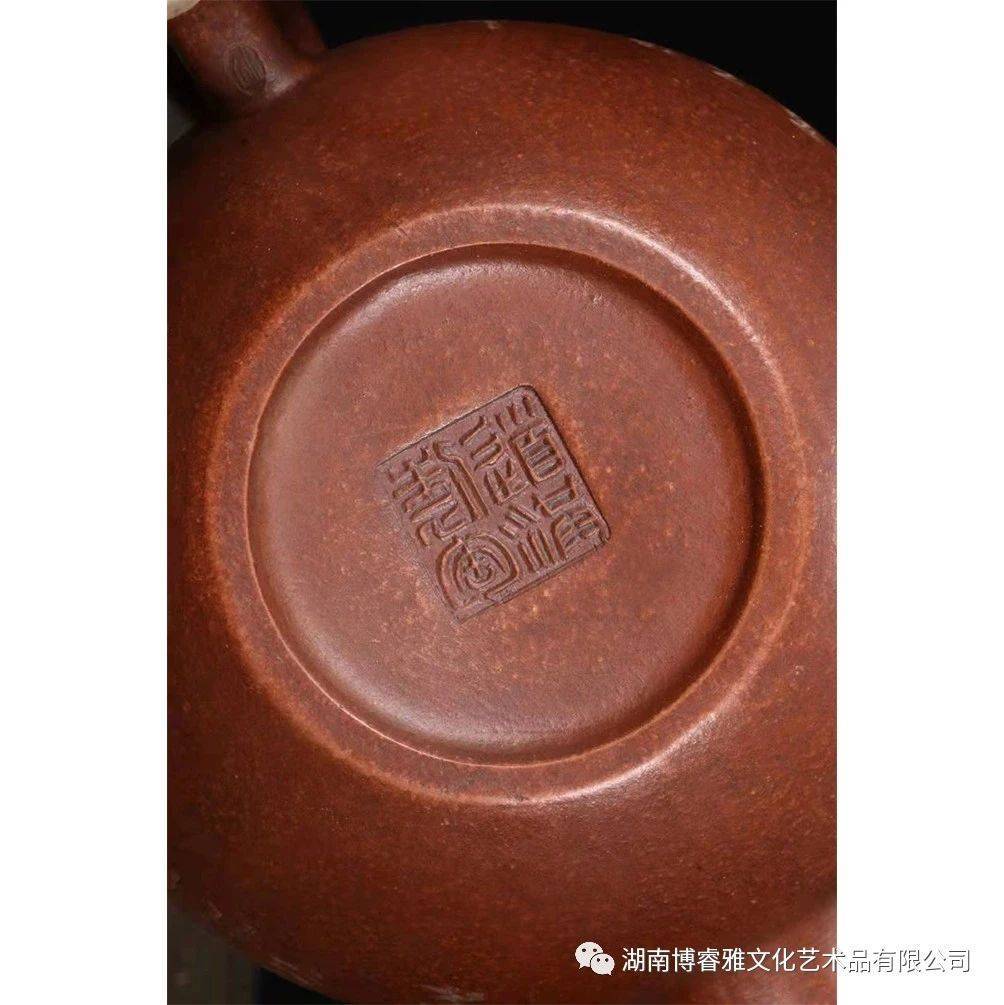 品鉴:何道洪款壶款题诗紫砂壶_in_and_the