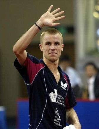 凭借一手绝技在上海世乒赛掀翻两名中国高手_梅兹_郝帅_比赛