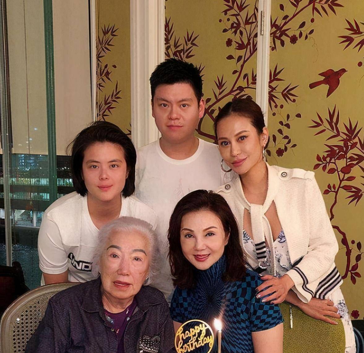 谢玲玲:8岁得金马奖,丈夫爱上王祖贤后拿4亿离开,如今成这样_林建岳