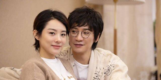 刘璇晒出女儿正面照,宝宝一脸软萌,在母亲怀里睡觉_王弢_单簧管_样子