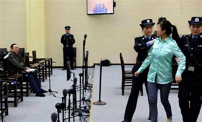 刘汉传奇1：四川首善背后，以血路开财路的发家史_刘维_广汉县_手段