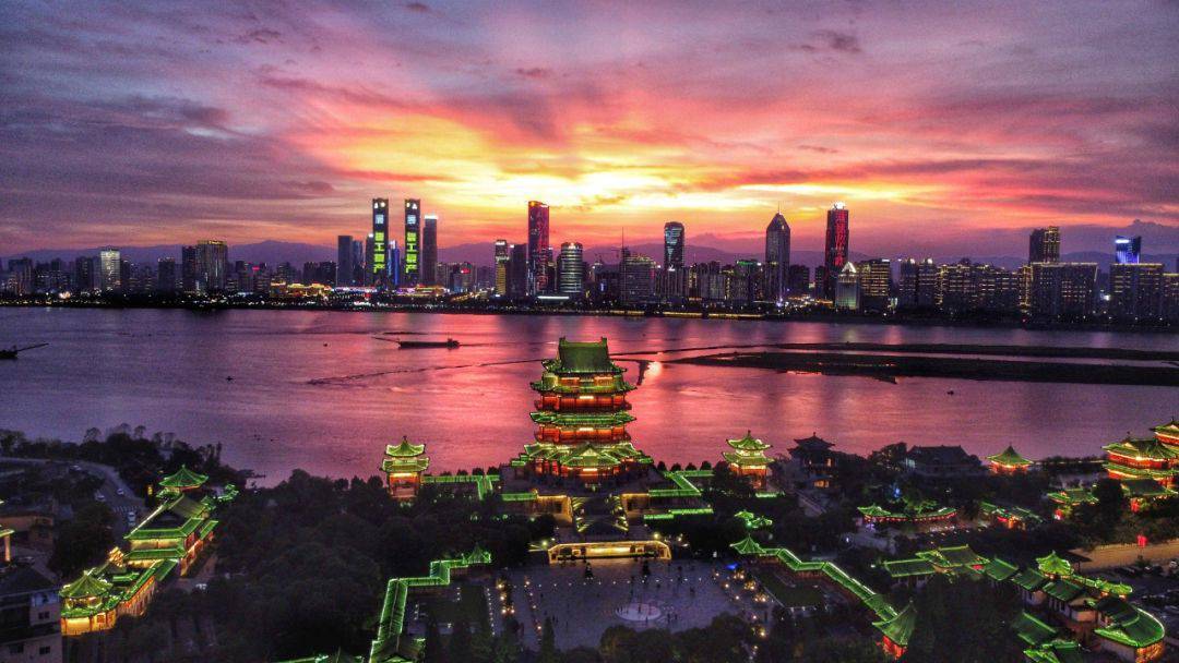 南昌一江两岸康子霁 | 摄▲春雷杨伟胜 | 摄三等奖▲美丽新农村