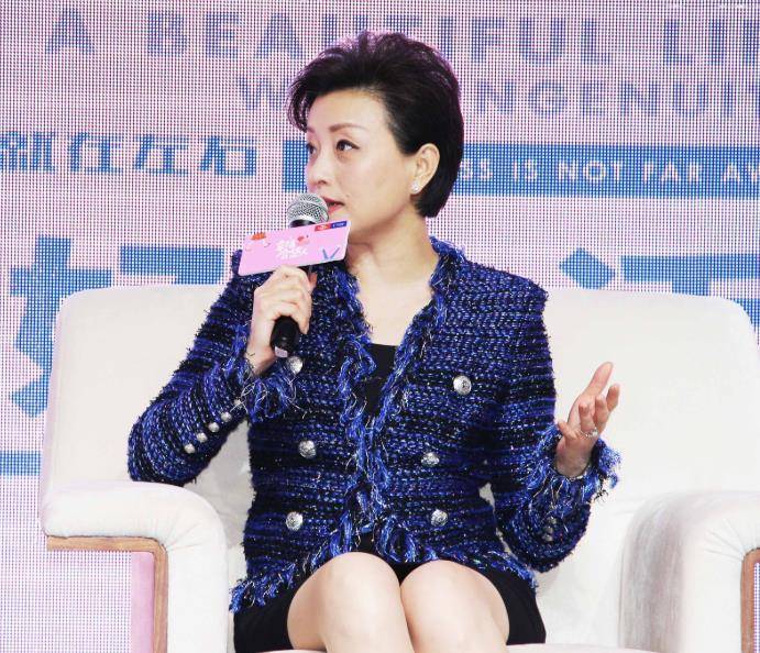 前不久,杨澜在采访中谈到了一些关于教育孩子的问题.