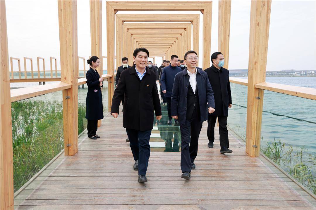 12月13日下午,由衢州市龙游县县委书记祝建东率领的龙游县党政代表团
