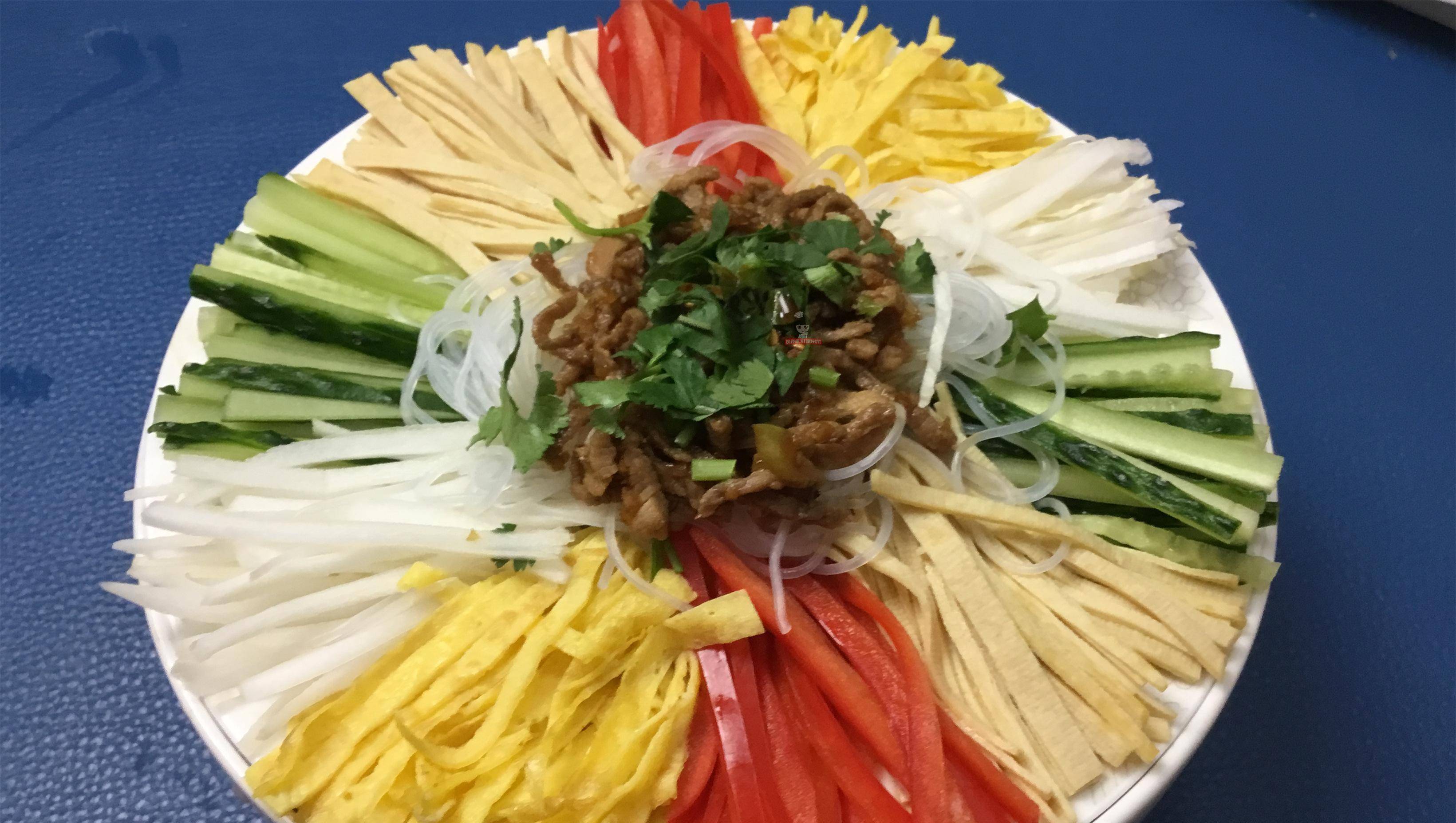 东北家常凉菜,这样做更加清脆爽口,一盘子拌完没够吃_备用_食材_肉丝