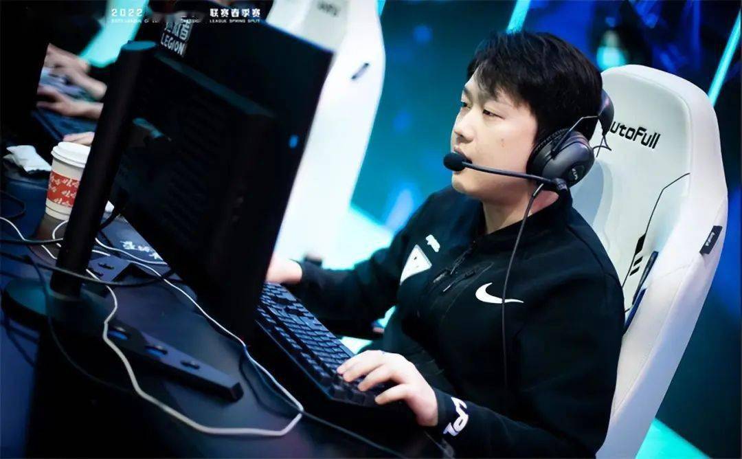 omg公布2023新赛季大名单,七载功勋辅助cold离队_队伍_赛场_老将