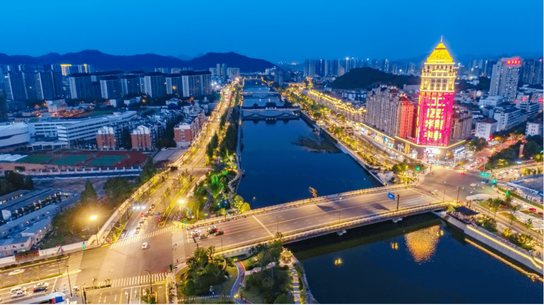 流水,人家····如同温润如玉般的美好,传说中的临安城有着小县城的