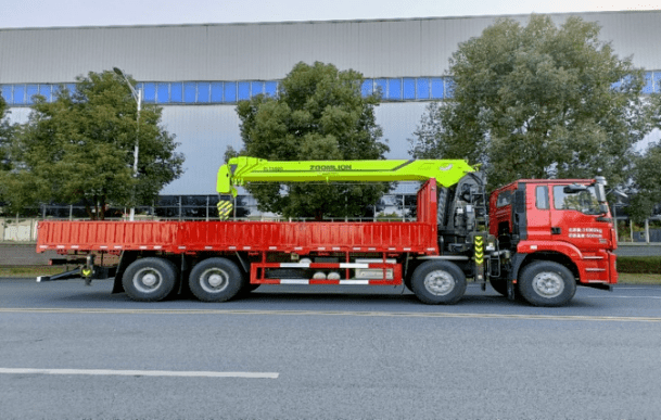 新起航 创极致丨中联重科随车吊新品上市