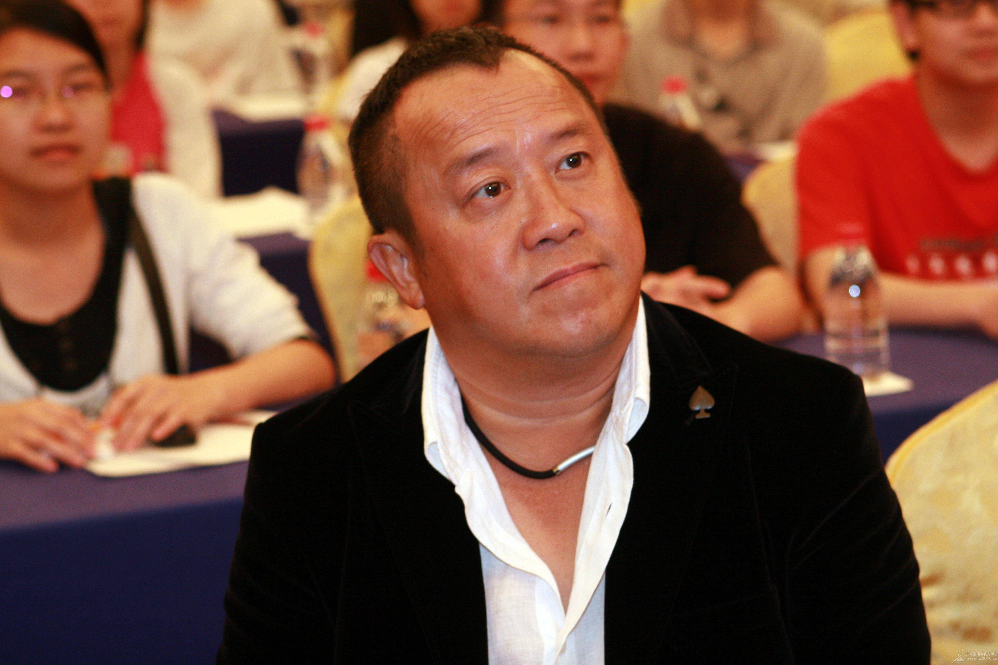 名和利,救不了曾志伟_香港_足球场_阔少