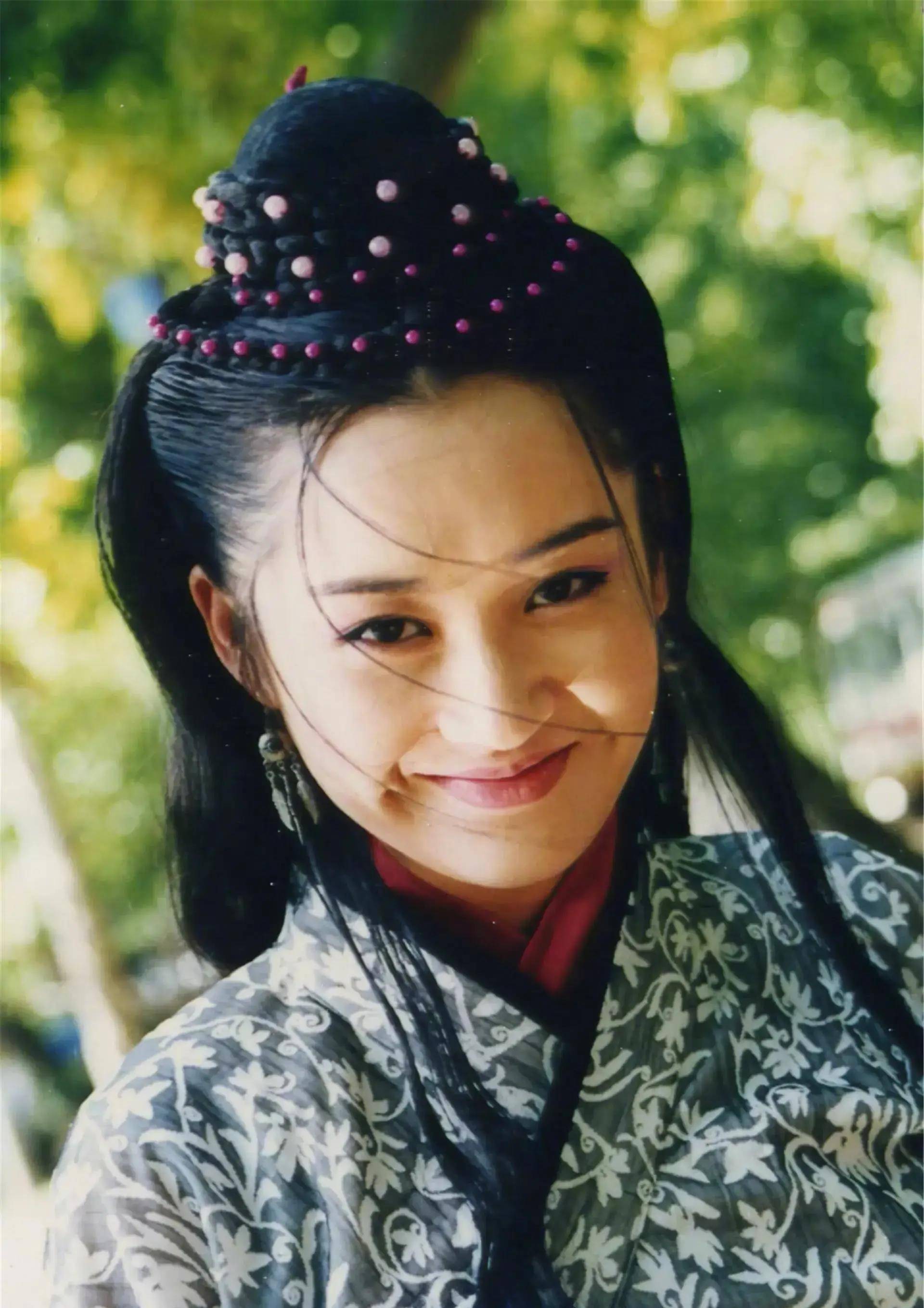 51岁许晴身材如此完美!如同20岁少女!运动和自律天然抗衰老