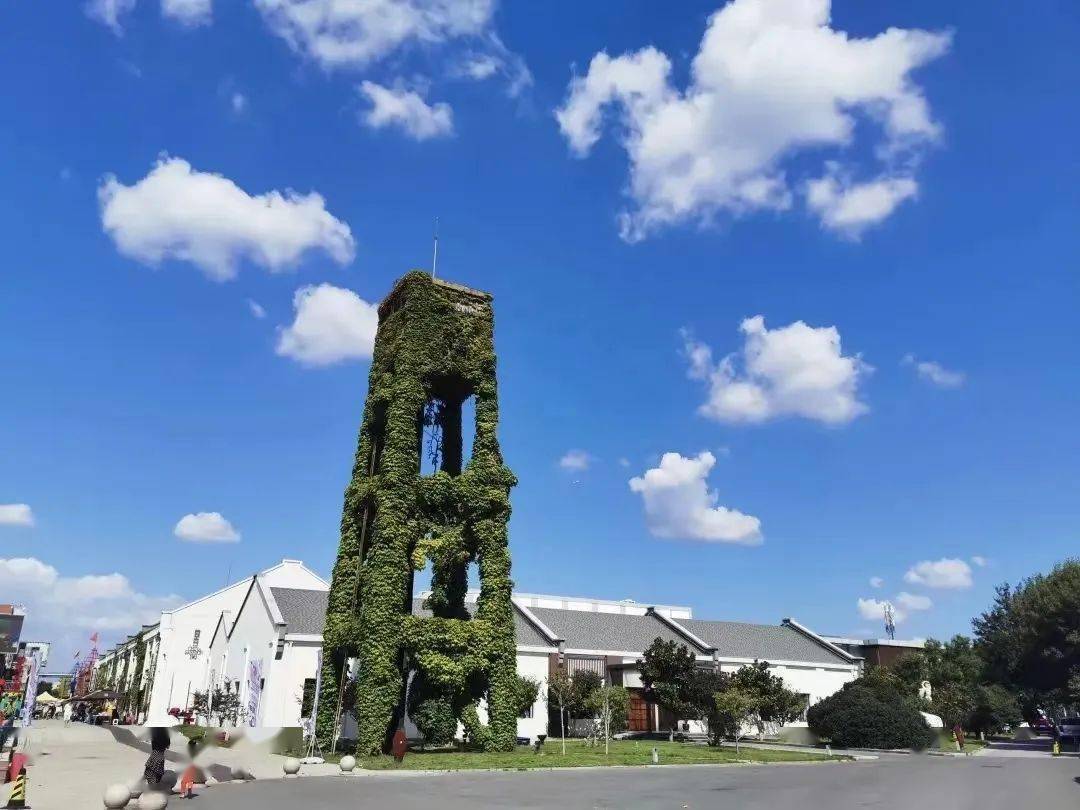 好似"天空之境"的1902美术馆,包豪斯风格的国棉大道……步入纺织谷,一