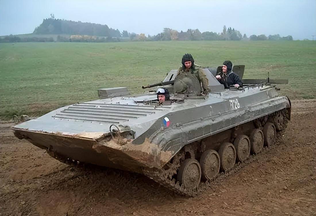 捷克装备志——ot90装甲运兵车