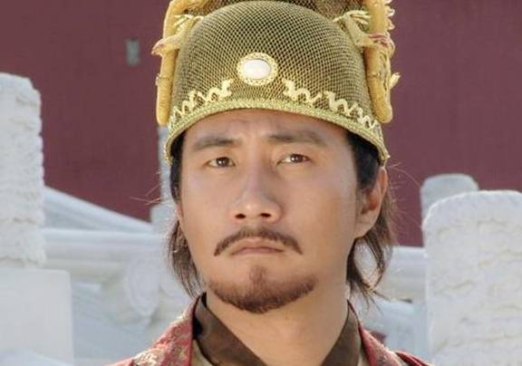 重八投军到郭子兴部下,由于卓越的军功,所以就拜了郭子兴为自己的义父