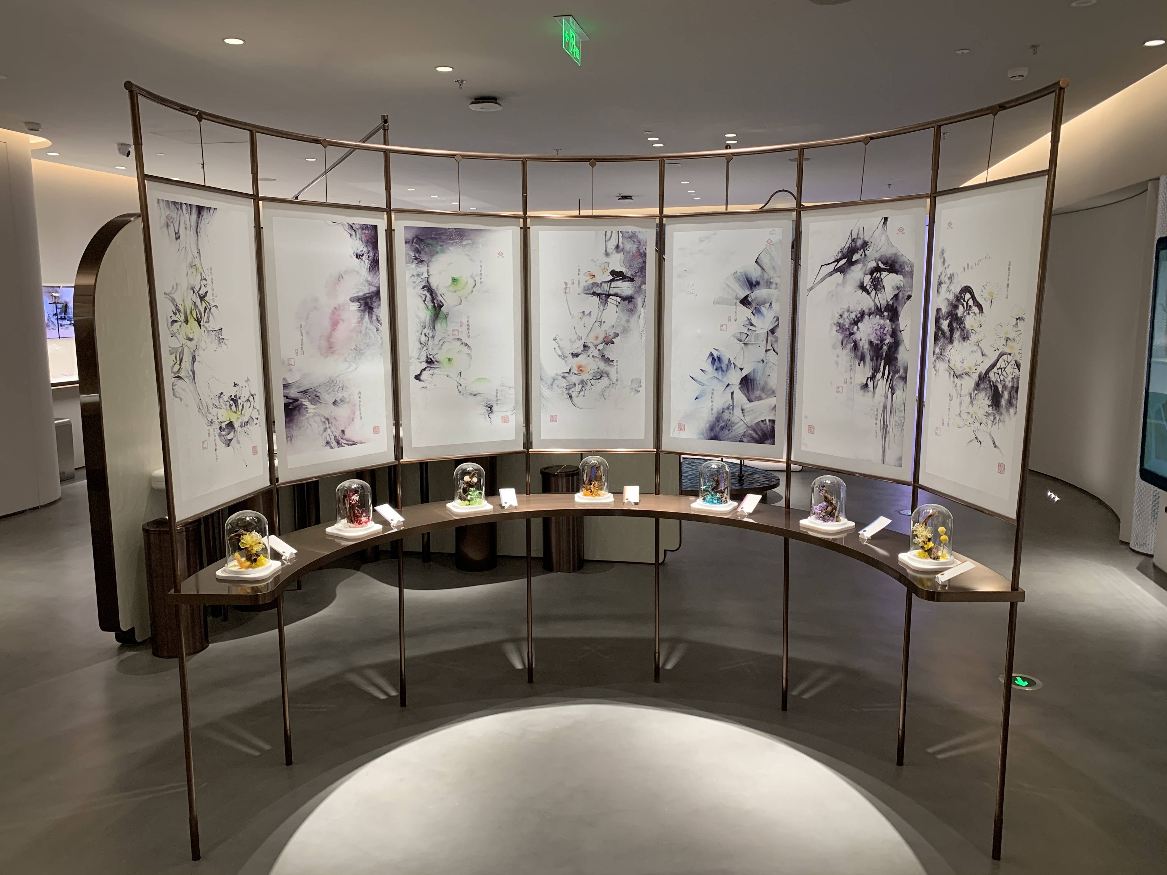 1000平,花西子首个线下店来了