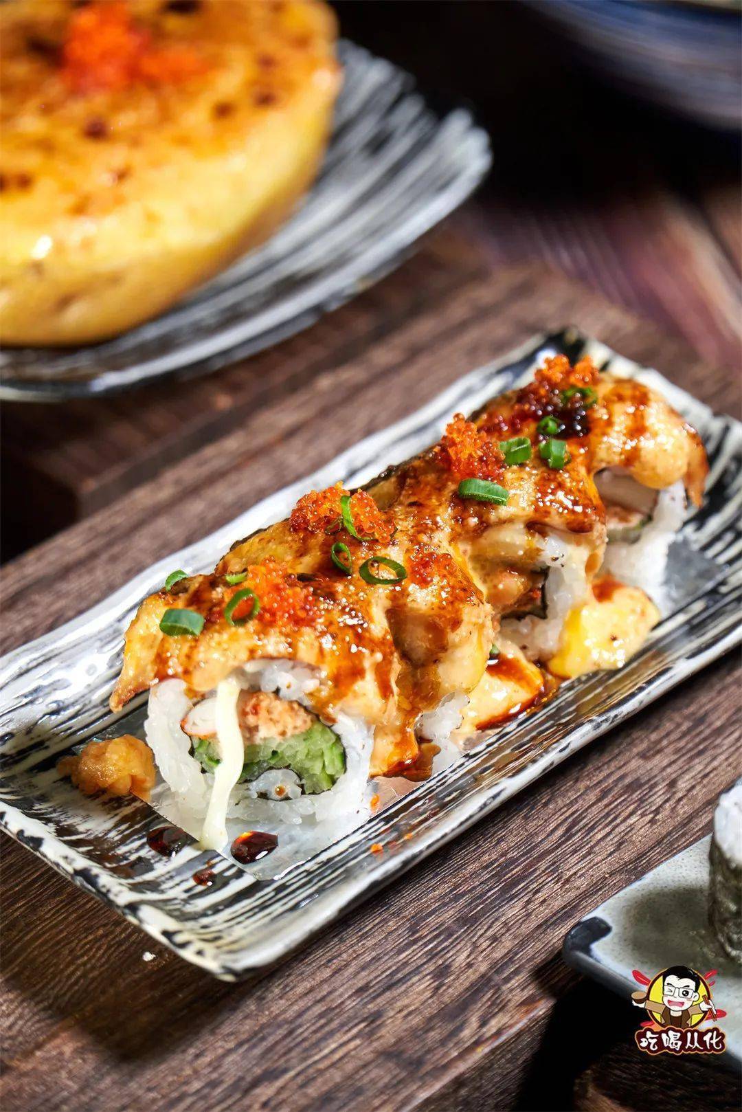 籽形成丰富口感火炙过的芝士微融包裹住鳗鱼寿司「03 | 芝士鳗鱼焗卷