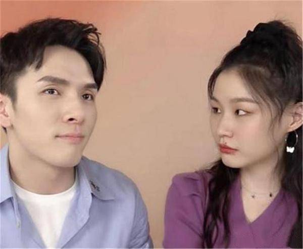 李佳琦出镜为金靖过生日,宠溺上演摸头杀,网友按头磕cp_女生_唢呐