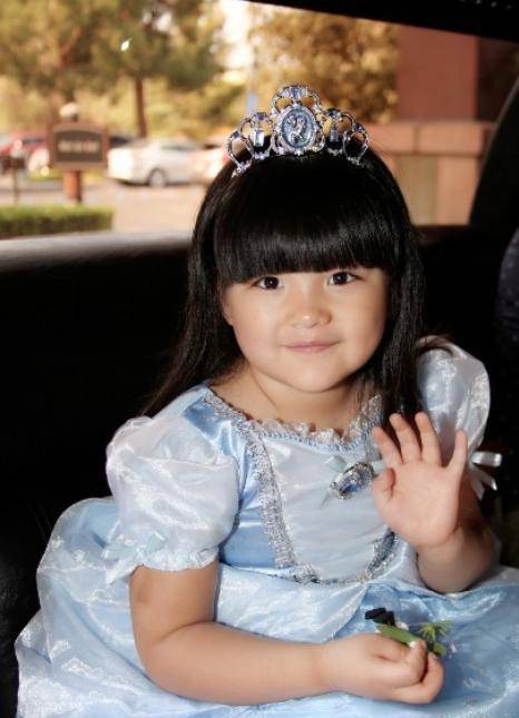 王诗龄11岁生日,李湘晒照暴露豪华学校,学费25万还对父母有要求_条件