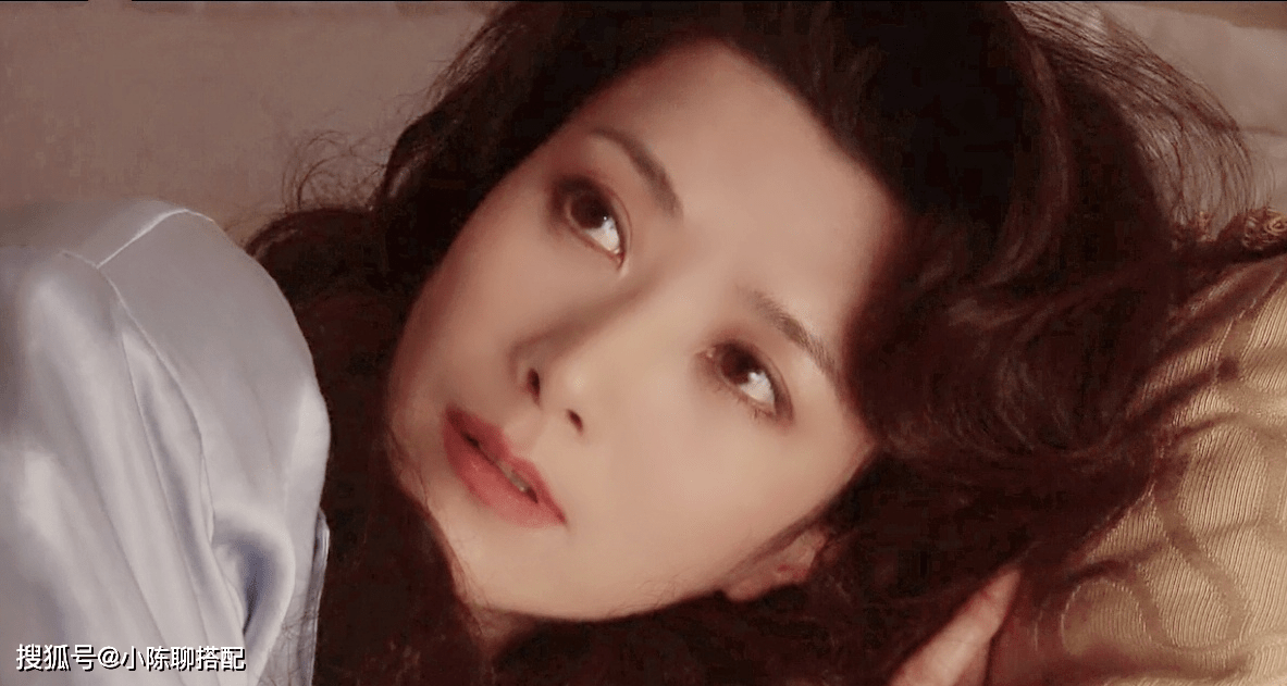 著名演员王静:长得漂亮戏也好,穿着低调不张扬,气质很出众_旗袍_服装