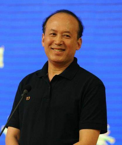 倪萍罕晒旧照,面目清秀身材苗条,网友:难怪会被郭达陈凯歌看上_感情