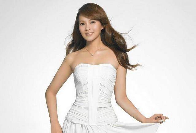 娱乐圈八大特殊姓氏,金城武不姓金,娜扎和热巴容易被误解_伊能静_井姓