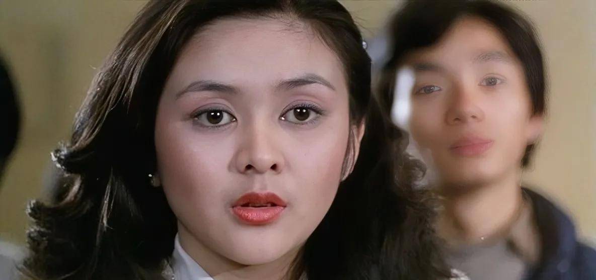 这是周润发,陈欣健主演的一部香港惊悚电影,关之琳是一个小配角