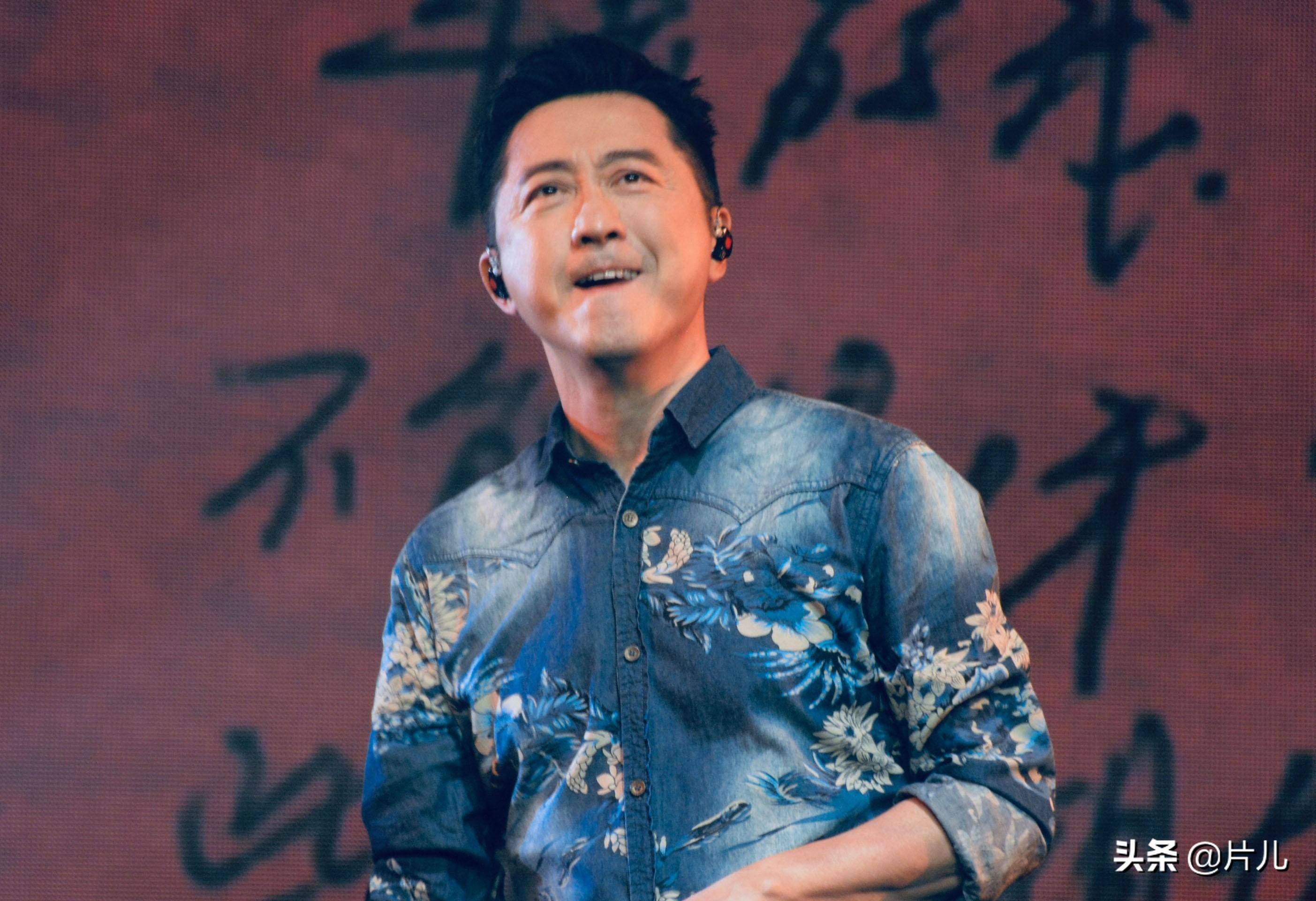 众所周知,伊能静在与秦昊结婚前,曾经与歌手庾澄庆有过一段不幸的婚姻