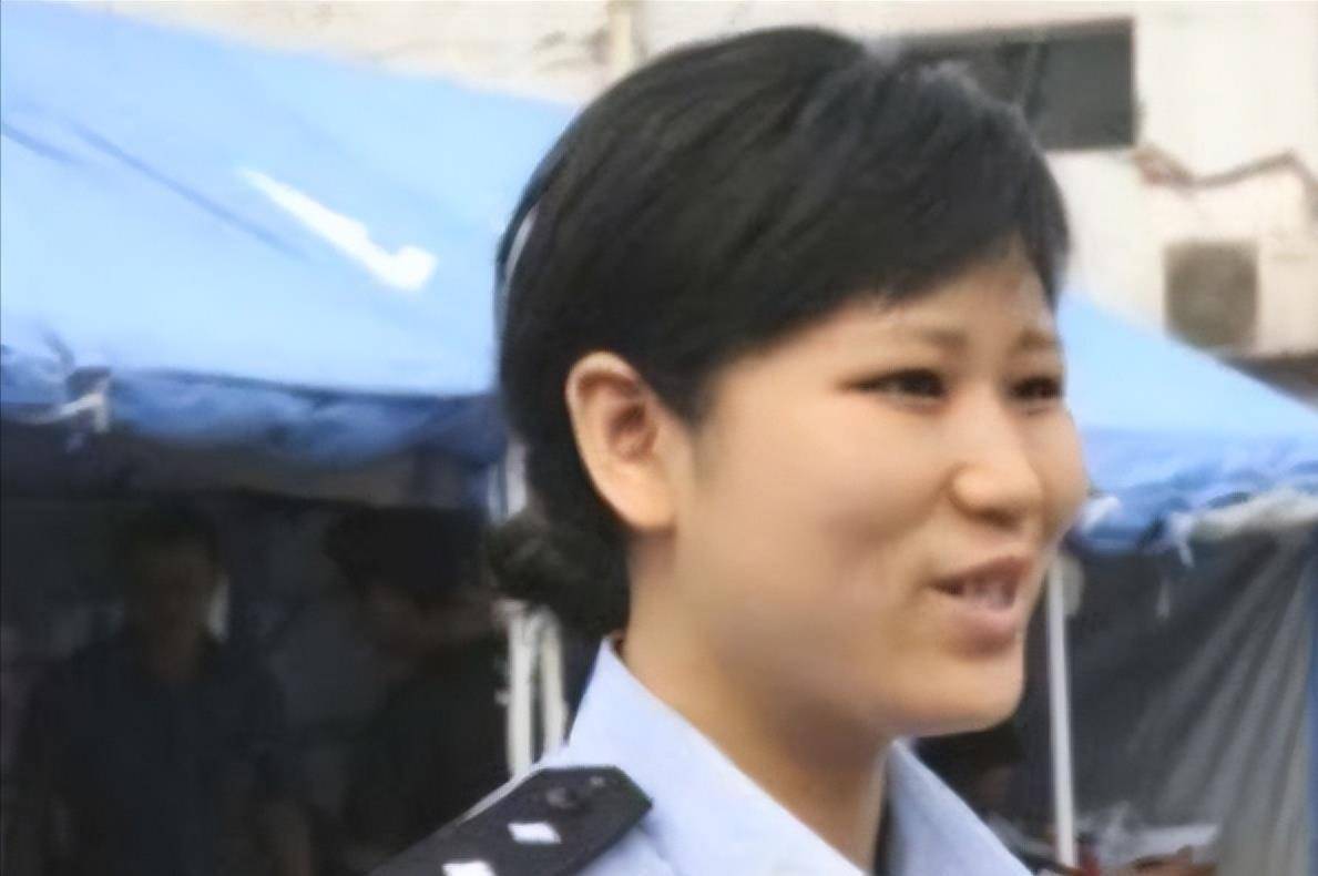 轰动一时的"警察妈妈:汶川废墟中哺乳9婴,今已是