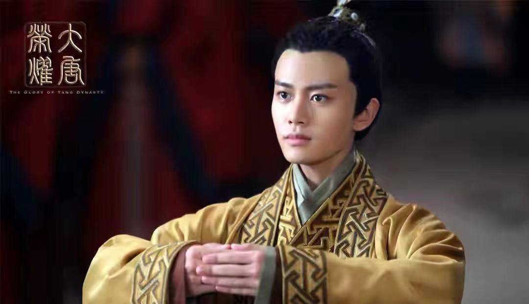 的决心,那种信心与气势让一个非科班出身的年轻演员出演是有风险的