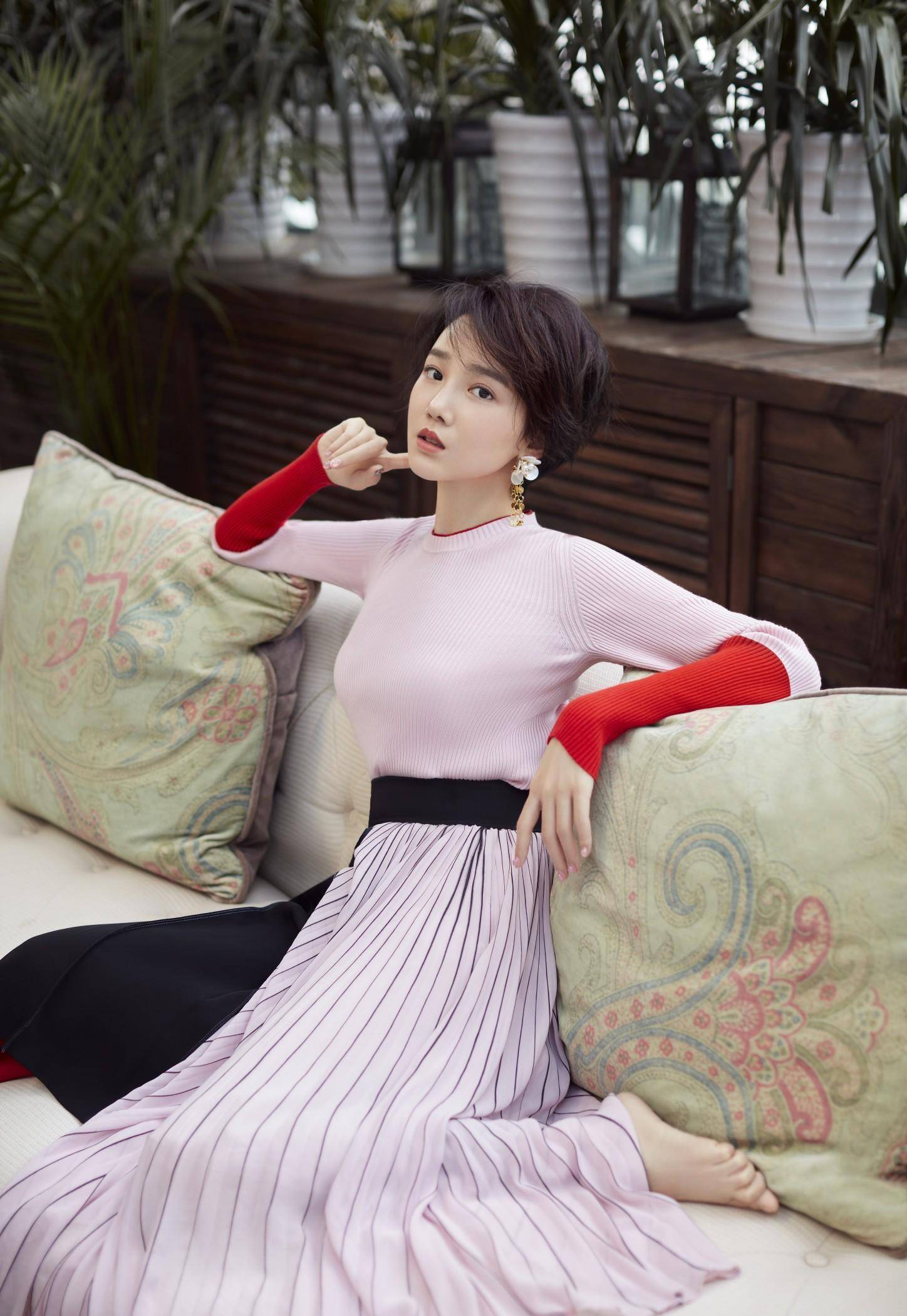 素颜女神陈小纭,因身材美上热搜,与于小彤分手,恋爱不靠谱?