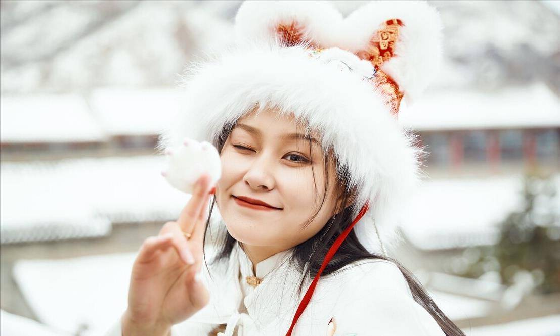 这二年,她过得也还算平静,宇文化及对她宠爱有加.