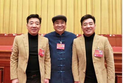 姜昆这两位弟子不简单,不说相声演滑稽戏,与恩师同