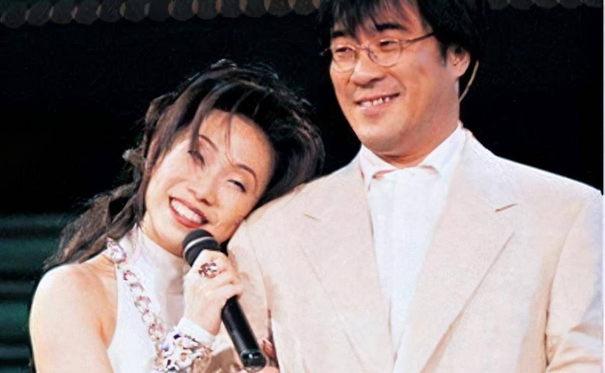 1994年,36岁李宗盛不忠诚林忆莲,回家对朱卫茵说我们分手吧_和林_双亲