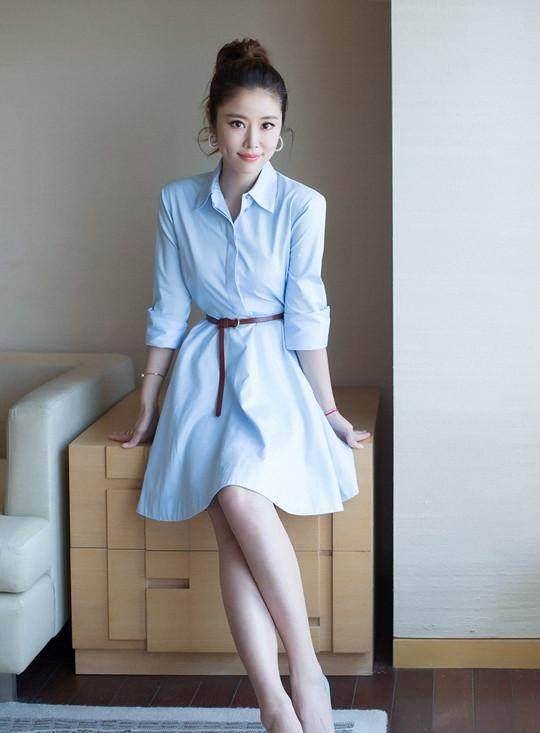42岁的林心如一件衬衫裙穿搭,显小20岁,网友:她的马尾辫更漂亮_保养