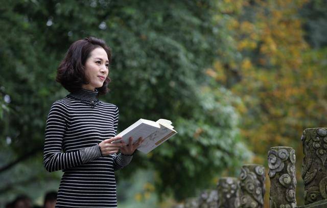 汕头大学"最美女书记",从学士到博士研究生,腹有诗书气自华_姜虹_女性