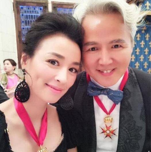 60岁的林瑞阳面罩和铅舞工作人员_张庭_月宫_奶奶