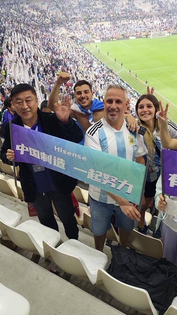 球迷在卡塔尔偶遇冠军？原来是陈梦父母现身世界杯-家电圈官网