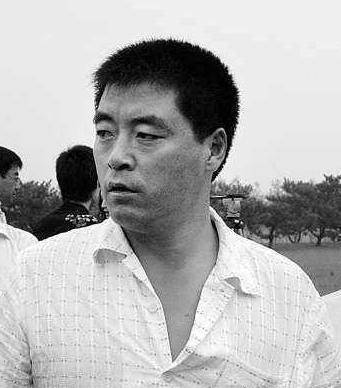 49岁的魏三出镜捞金在殴打交警并因涉毒犯罪被捕后_赵本山_二人转