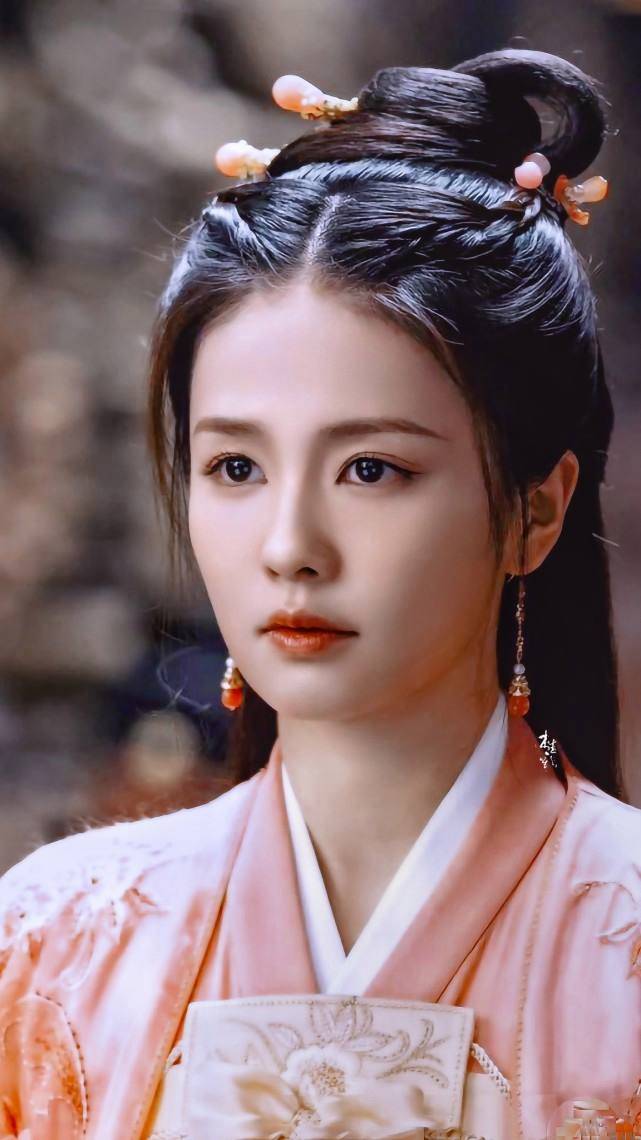 前女友全是同事:27岁许凯新女友是于正艺人,4任恋情风波不断!