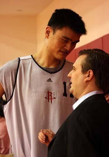 姚明揍完莫雷,撒贝宁又给他上了一堂课_生活_中国_现实