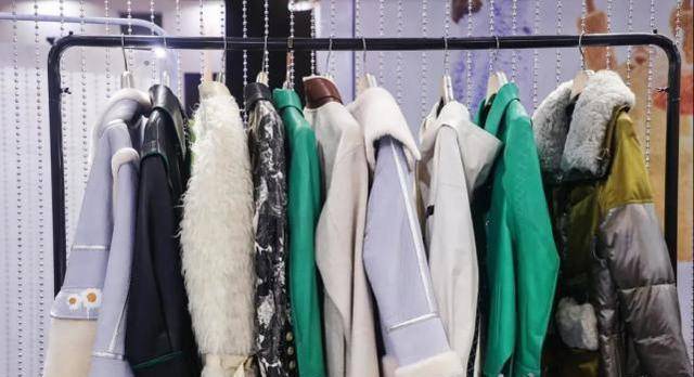 海宁皮革城正在落幕,新时代的开创者亨帝诗,新生如火!_竞争_品牌_直播