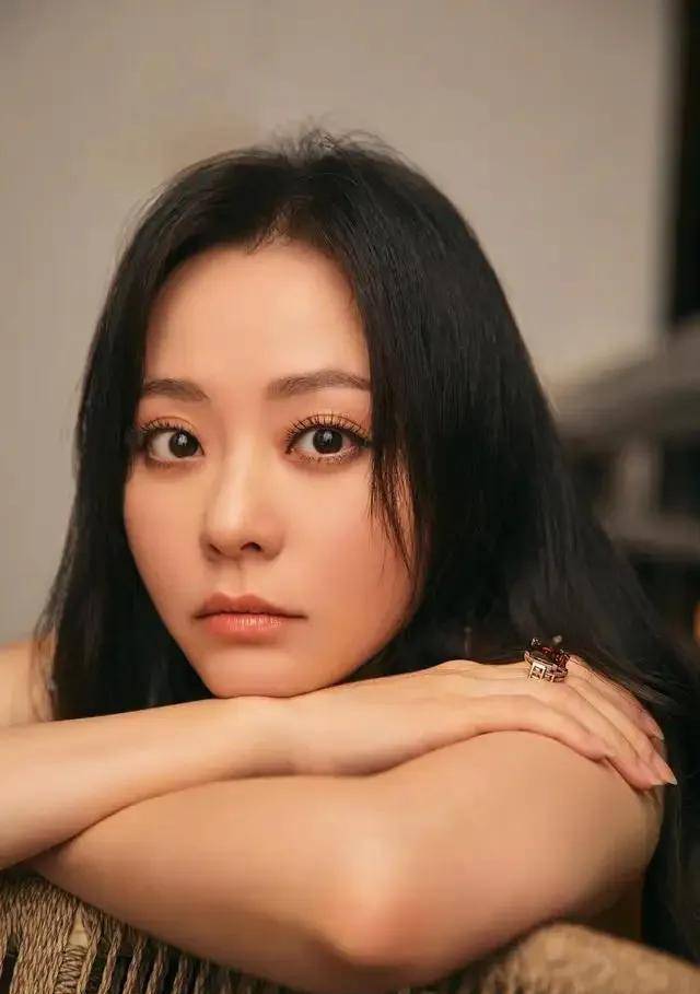 岳云鹏放屁,张靓颖被骂,韩红疯狂输出段子,明星阳了反应大不同_网友