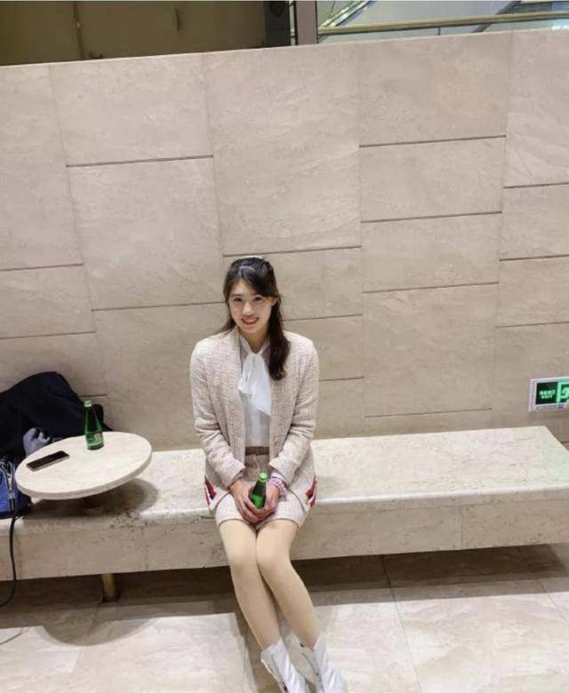 泳坛女神张雨霏,四枚奥运奖牌后的健康美_运动_白色_美女