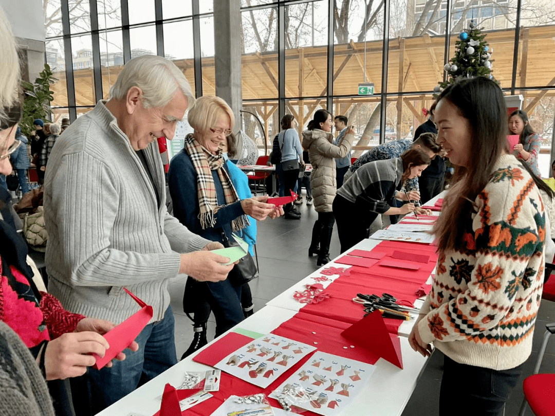 波兰华沙理工大学孔子学院举办"迎新年"中国民俗体验活动_来宾_文化