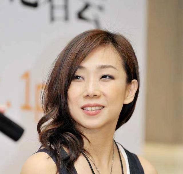 林忆莲:年轻时为爱奋不顾身,历经坎坷,如今却还一人