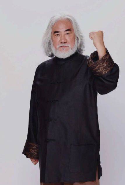 张纪中太累了,娶小31岁老婆每天开直播,他儿子马丁更累_杜星霖_网络