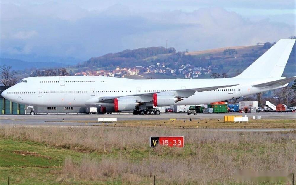 波音747-8公务机图片